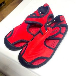 Toddler red size 9 water shoes OshKosh